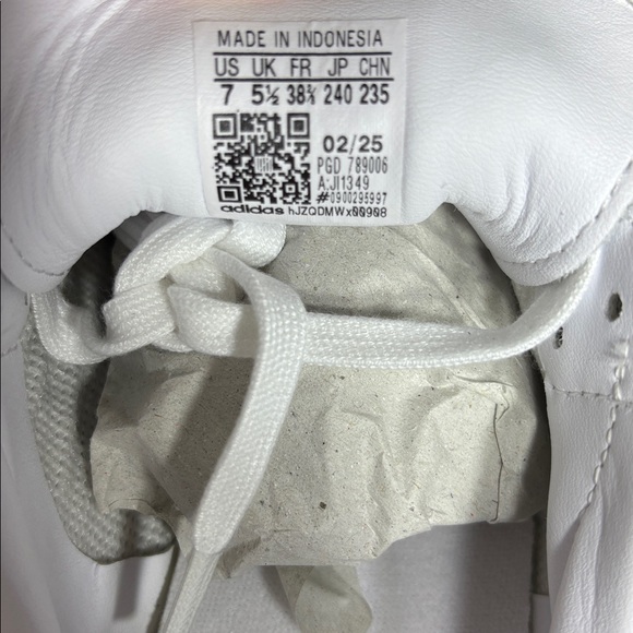 Adidas Sambae White and Black with elevated platform sole.,NWBox Size 7 - Picture 9 of 9